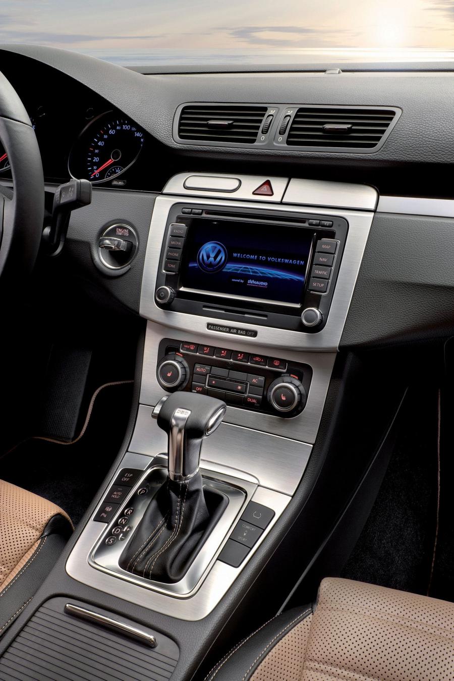  Volkswagen Passat CC 2008 года  (фото 29 из 121)